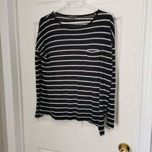 3/$20 Vince Camuto striped t-shirt size S